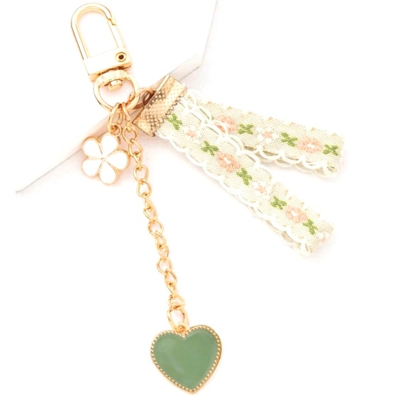 Accessories - Flower and heart bag charm